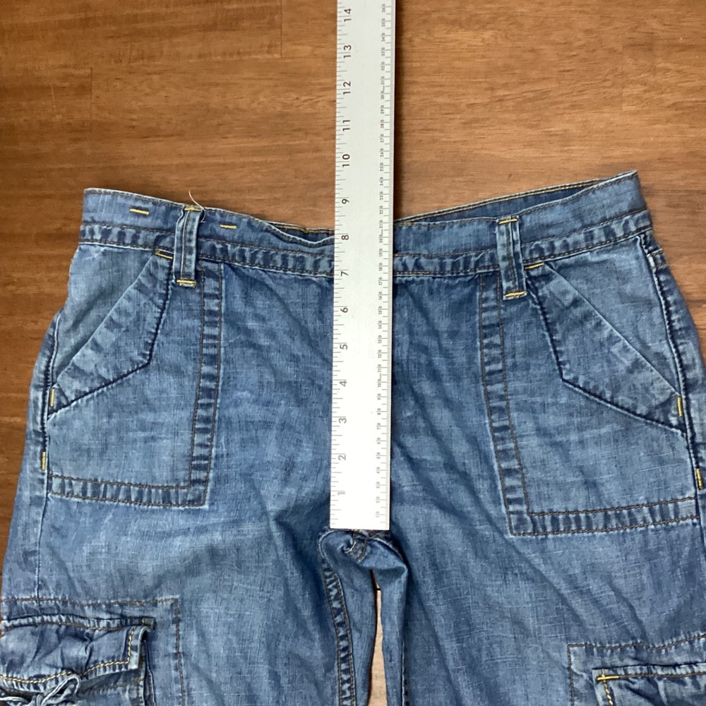 Gap 1969 Womens Blue Denim Cargo Shorts Long Utility Bermuda Size 8 Light Wash - Picture 8 of 10